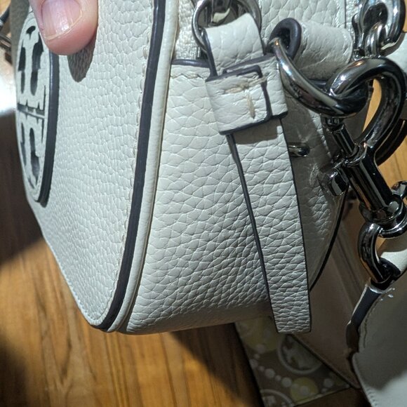 ***Rare Full Set: Authentic Tory Burch Bag, Wallet, & Shoes size 8*** - Picture 8 of 12